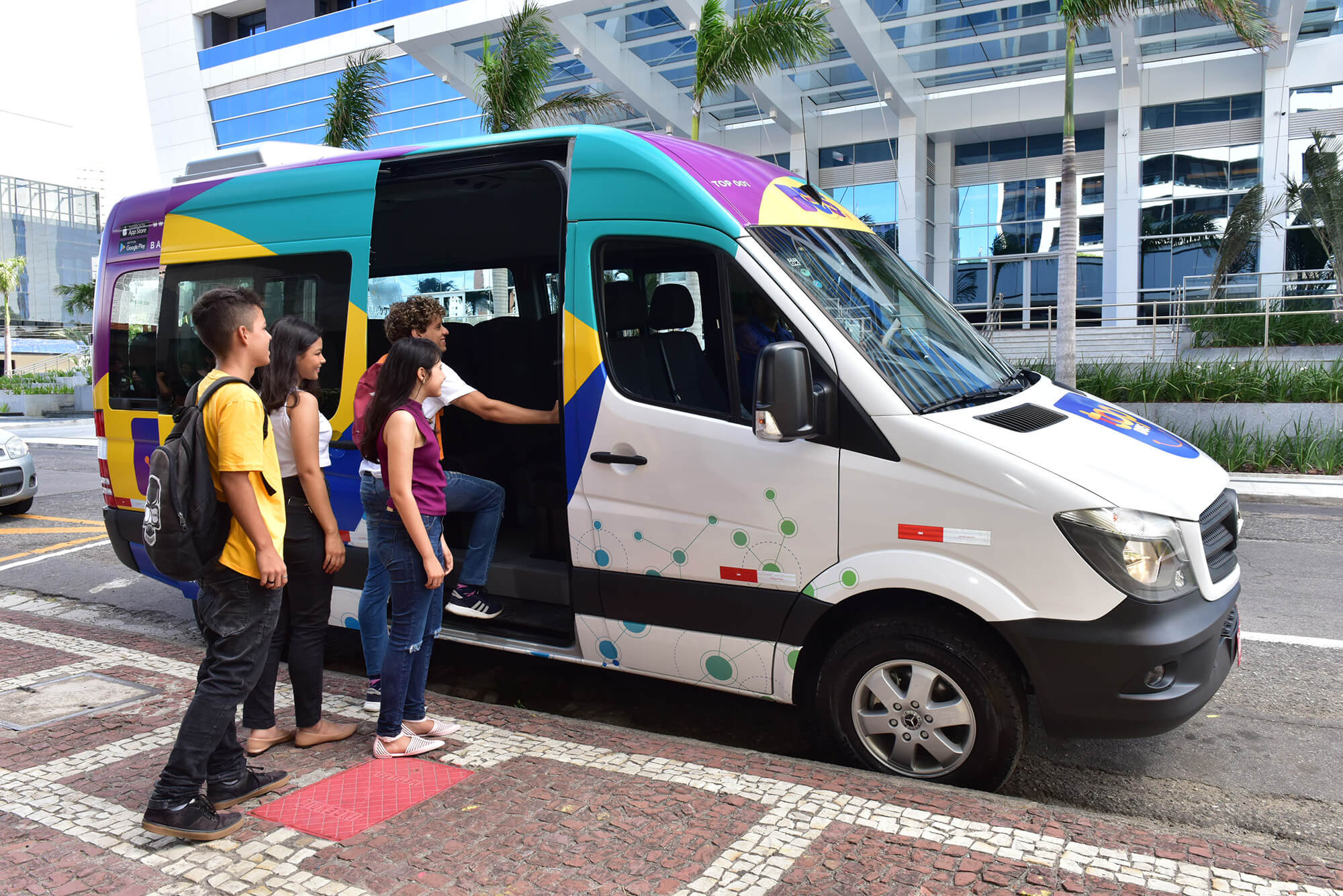 Sindiônibus lança em Fortaleza novo serviço de transporte coletivo por aplicativo sob demanda